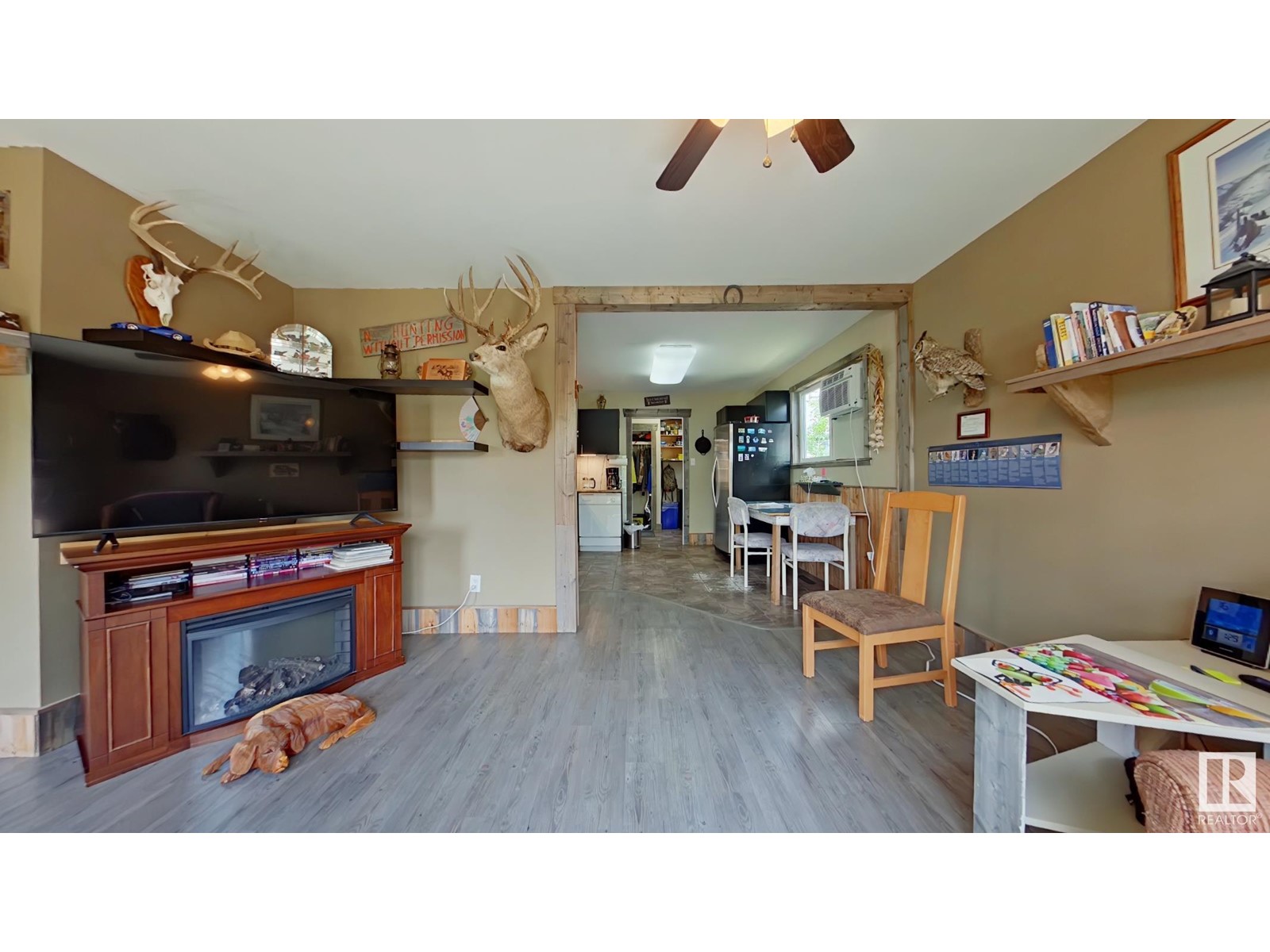 7124 80 AV NW