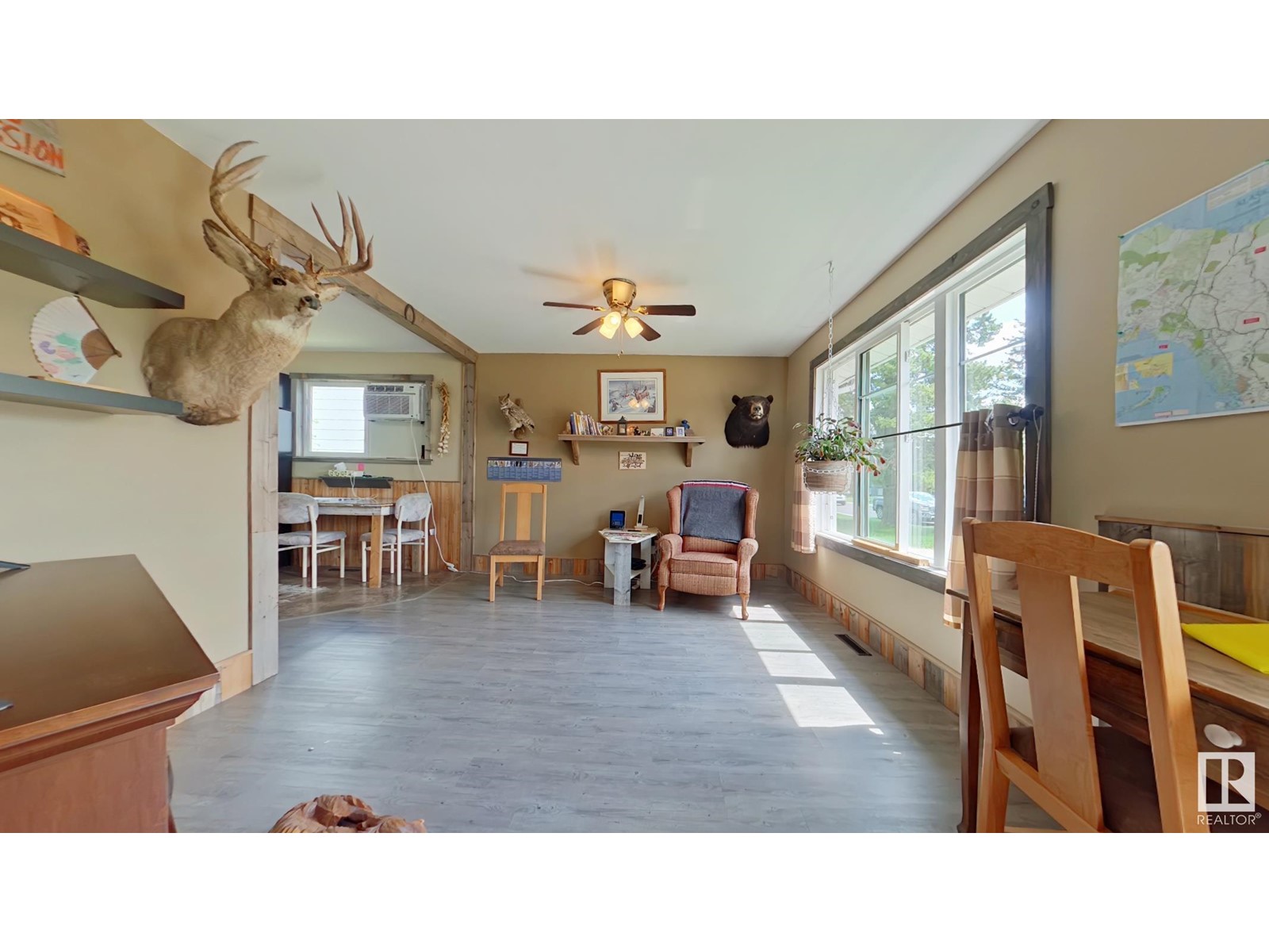 7124 80 AV NW