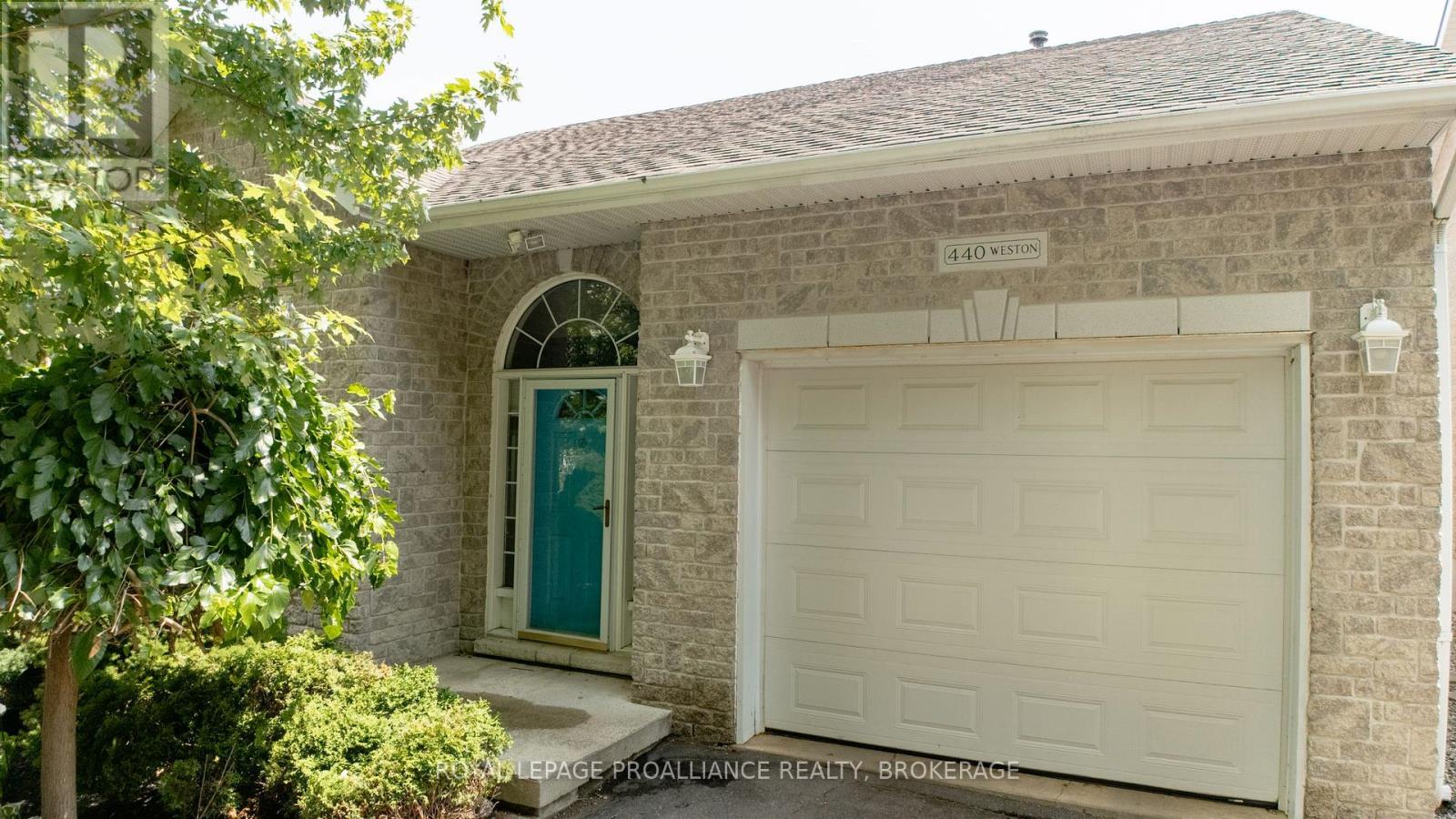 440 WESTON CRESCENT