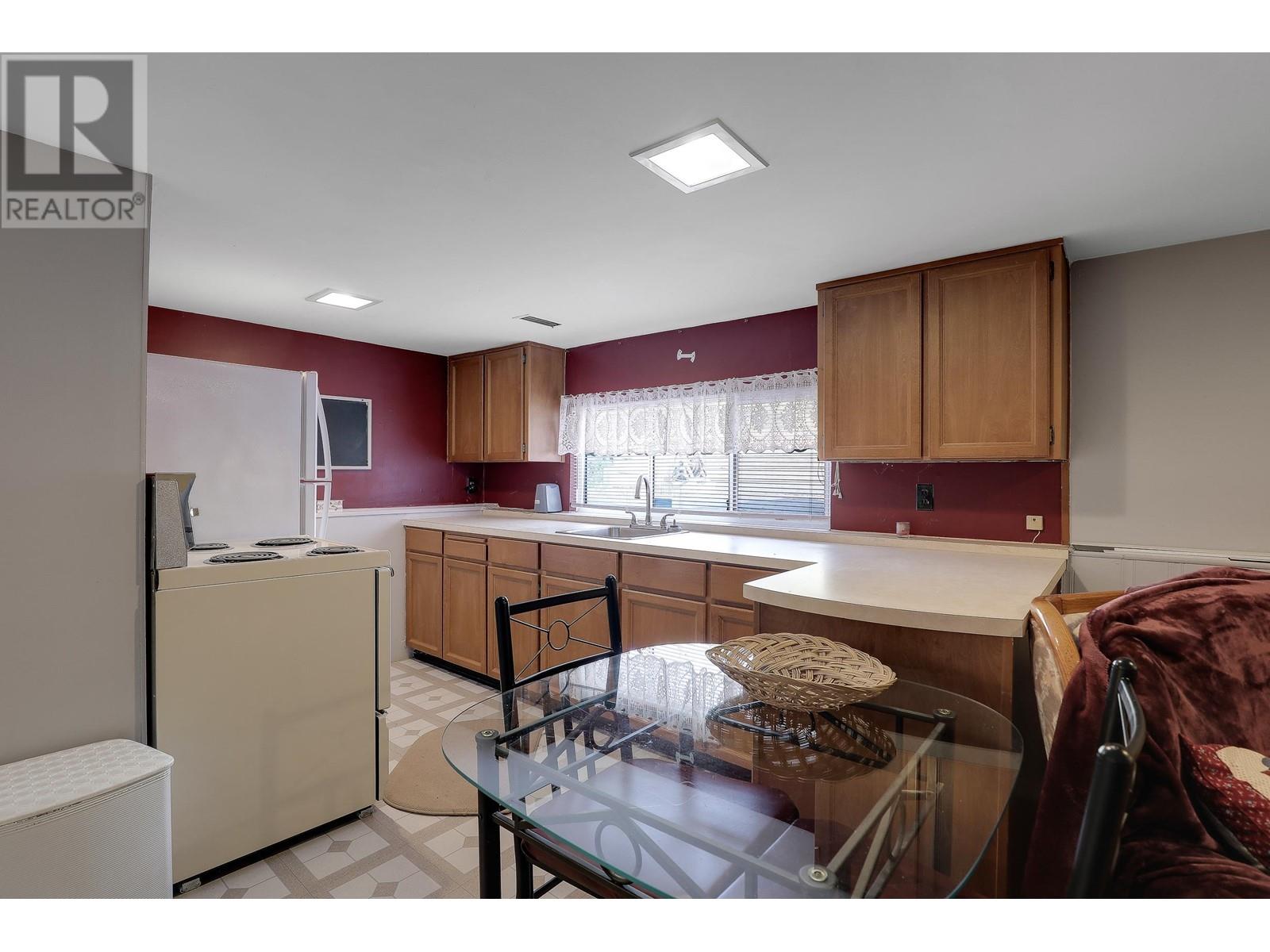 6407 LOUGHEED HIGHWAY