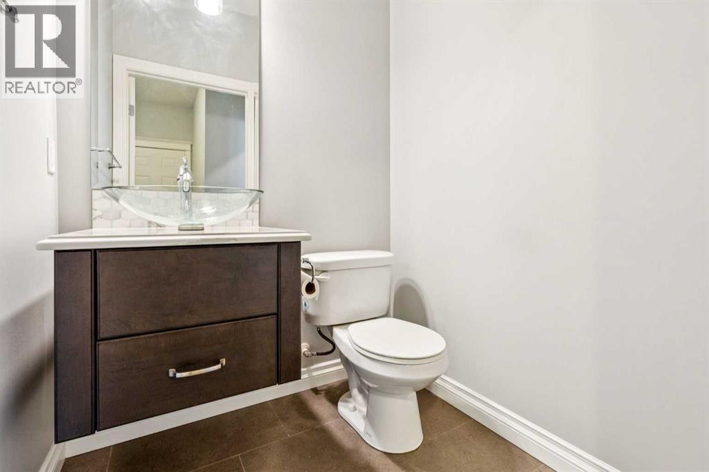 383 Evansglen Drive NW