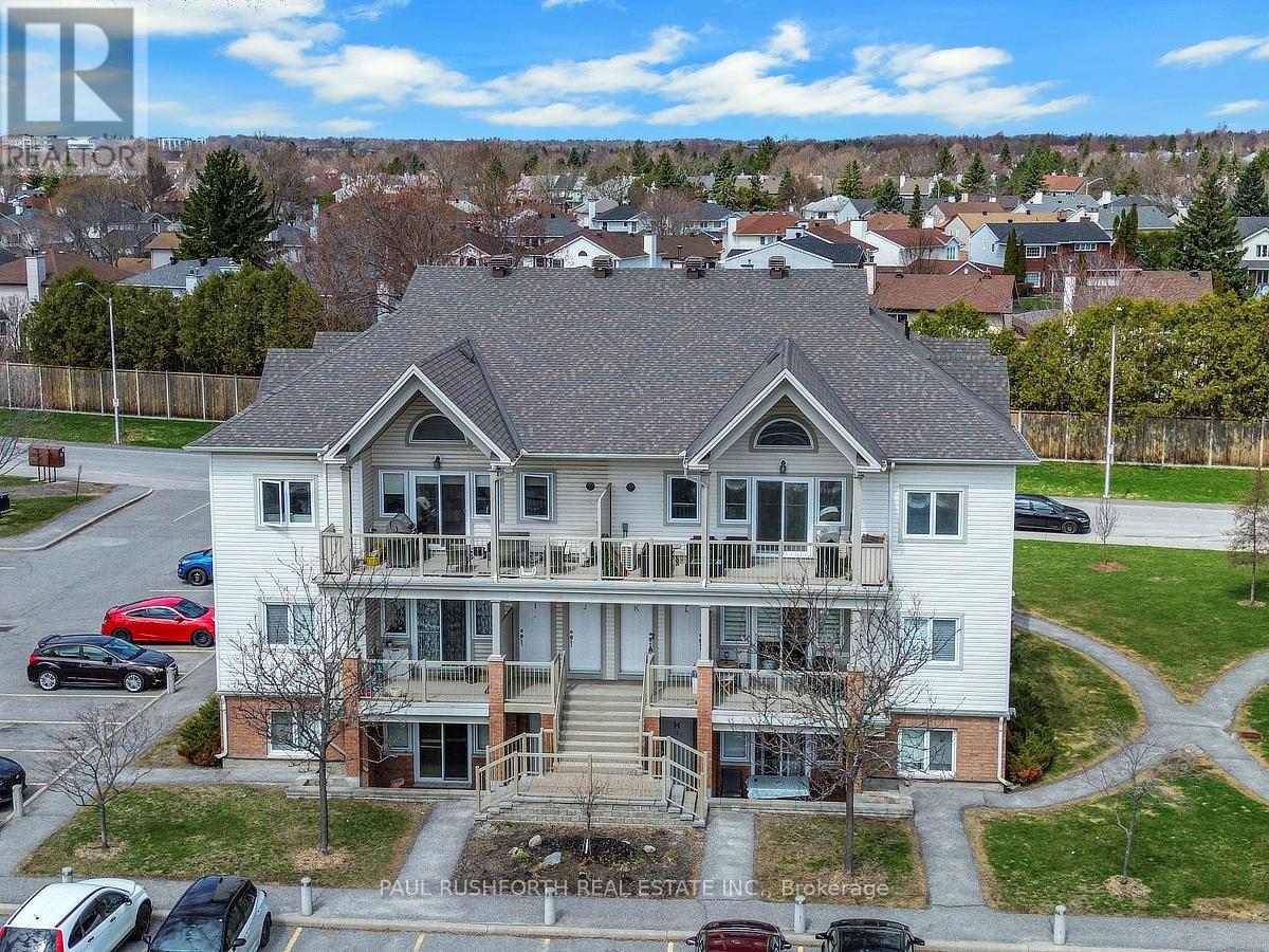 Photo 1 of 21 — L - 137 HARTHILL WAY N Unit L, Ottawa, ON K2J5V1