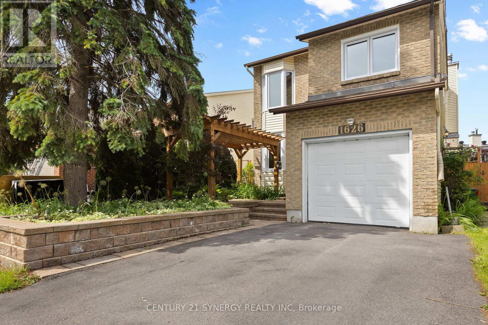 1626 PRESTWICK DRIVE
