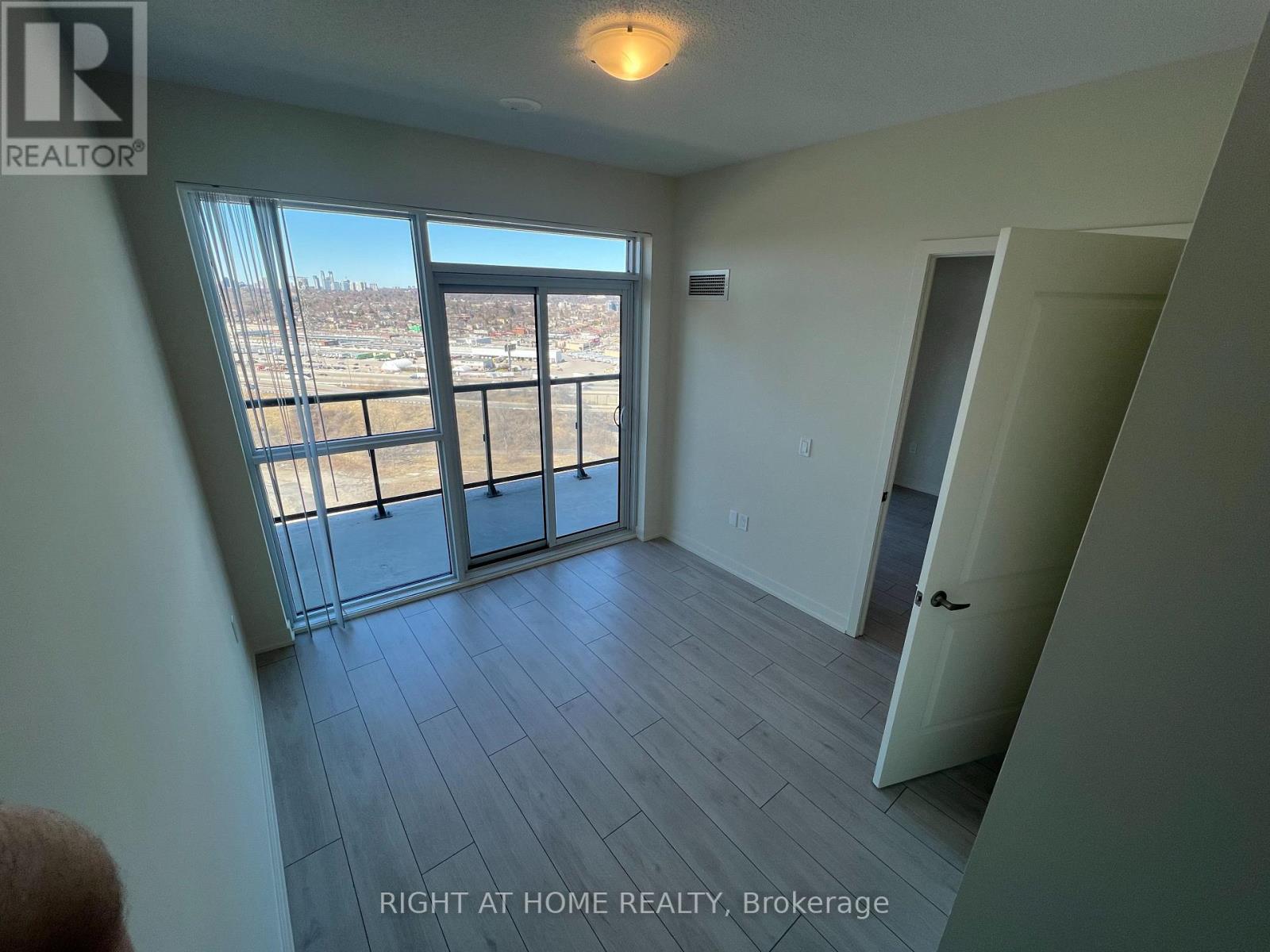 2109 - 38 ANNIE CRAIG DRIVE