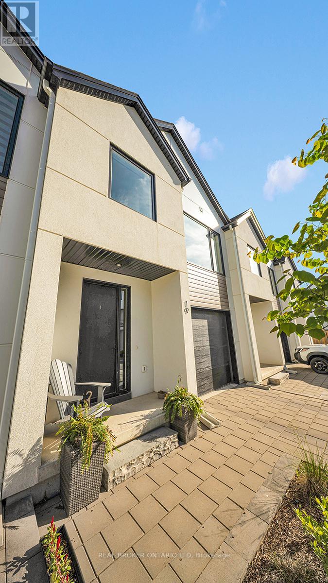 19 - 1965 UPPERPOINT GATE