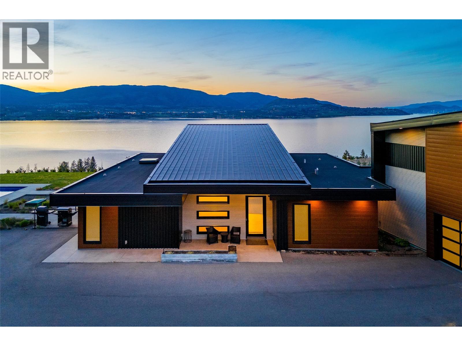 6101 Lakeshore Road