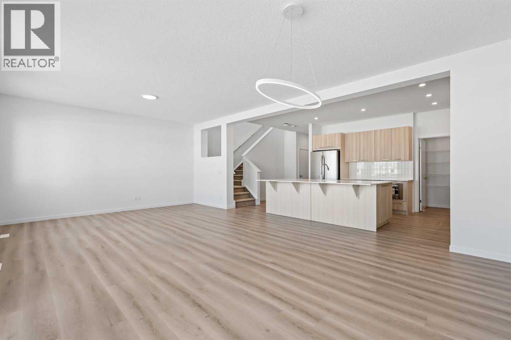 421 Corner Glen Way NE