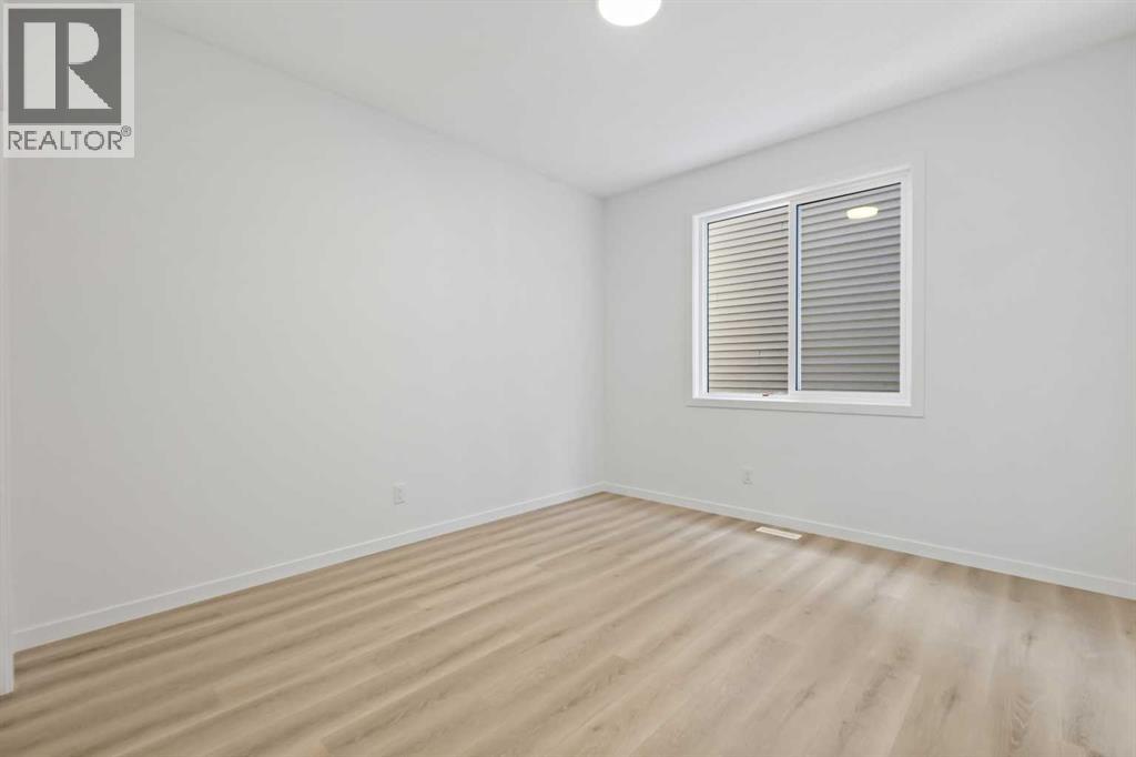 421 Corner Glen Way NE