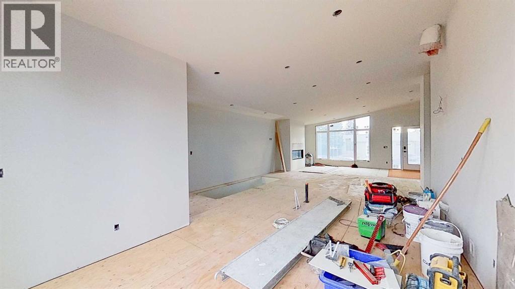 5616 Lodge Crescent SW