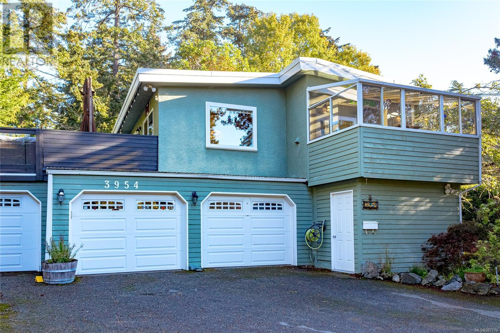 3954 Grandis Pl