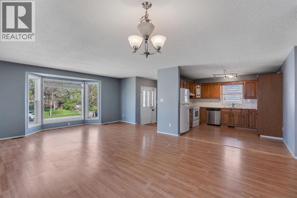 260 Erin Woods Drive SE