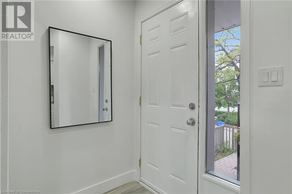 459 BEECHWOOD Place Unit# 33