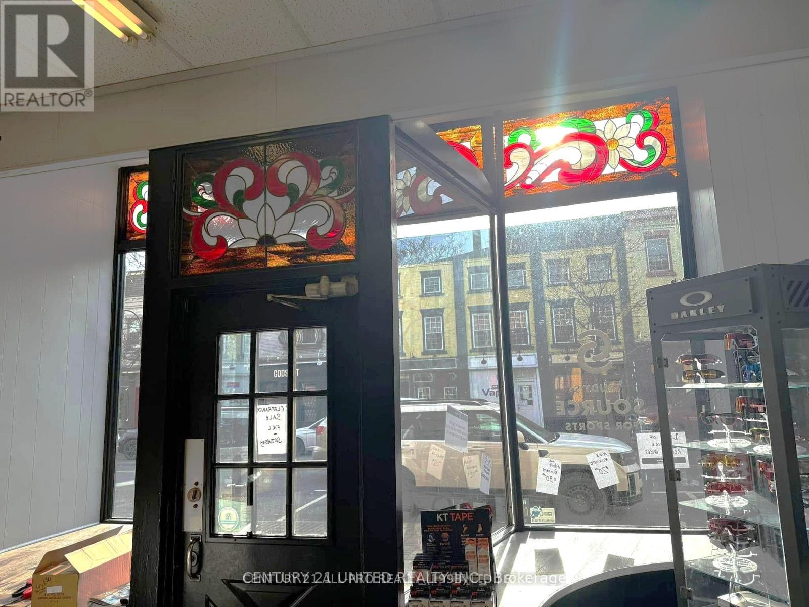 A - 84 KING STREET W