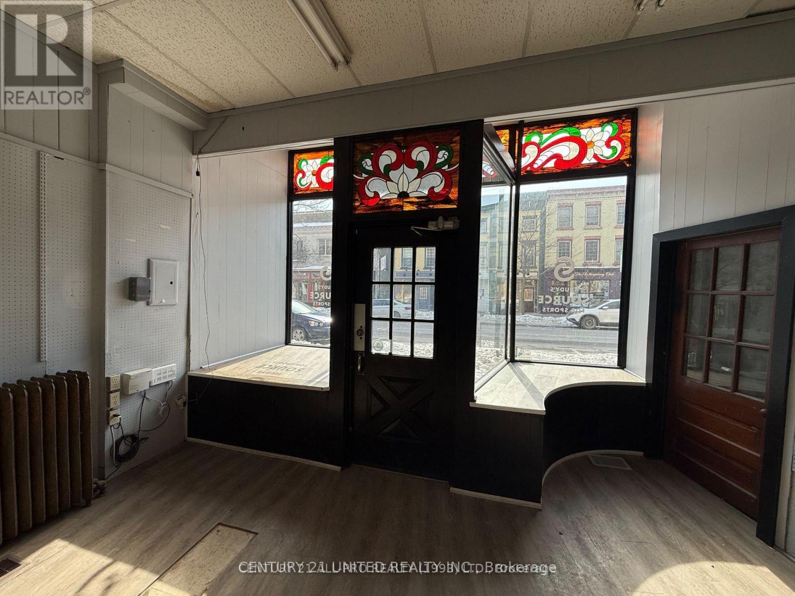 A - 84 KING STREET W