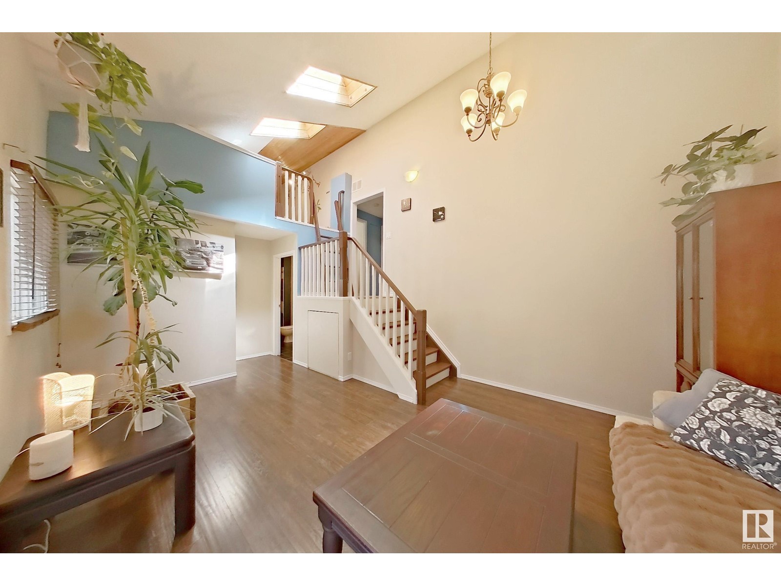 12122 125 ST NW