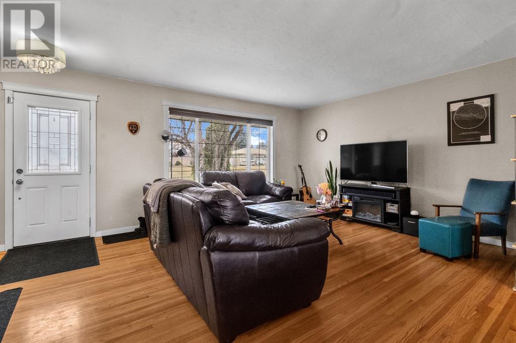 284 Acadia Drive SE