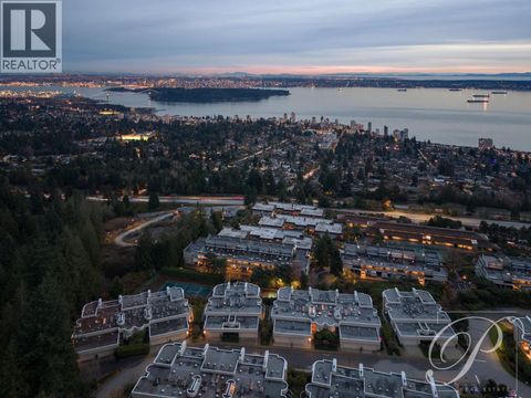 2336 FOLKESTONE WAY West Vancouver BC V7S3C8