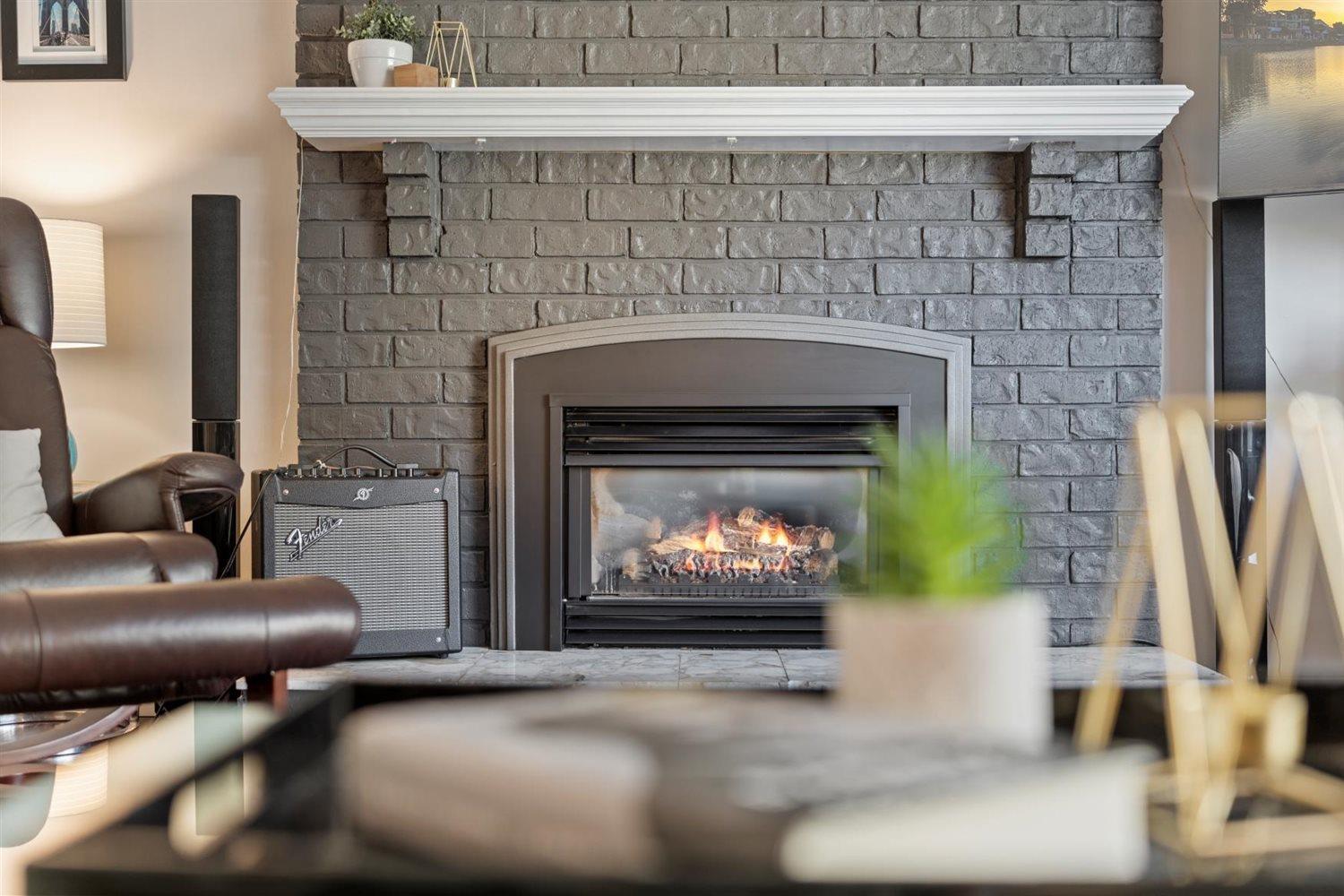 2419 CAMERON CRESCENT