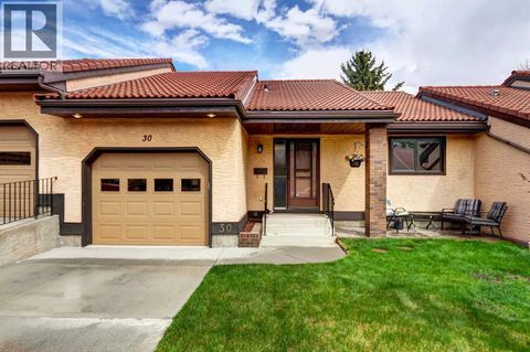 30, 118 Strathcona Road SW Calgary AB T3H1P3