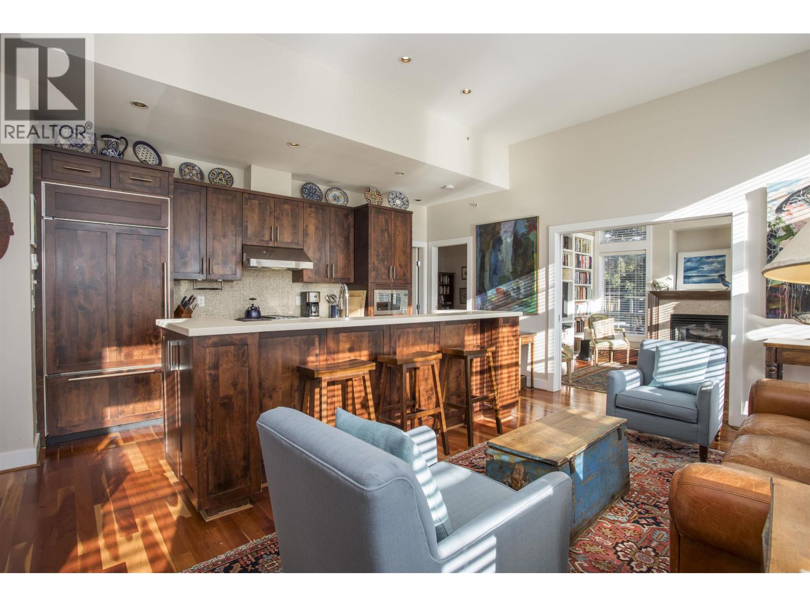 404 6328 LARKIN DRIVE