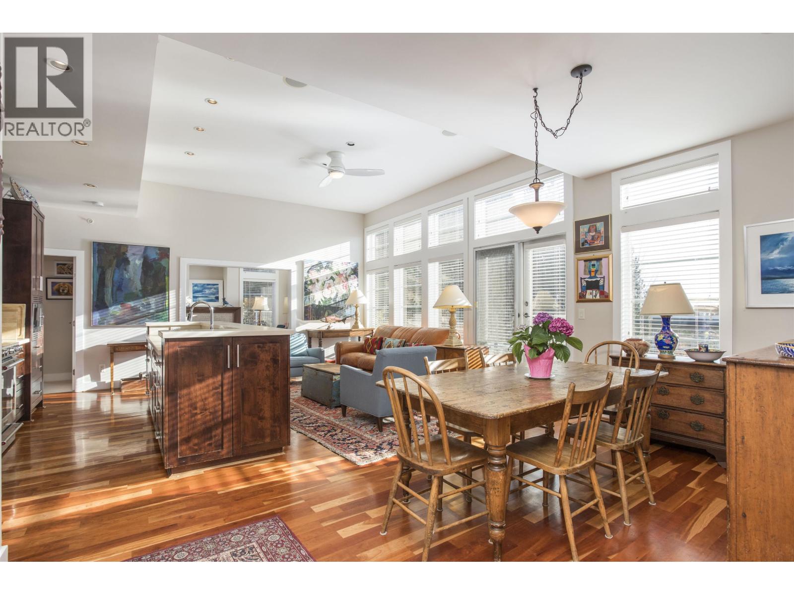 404 6328 LARKIN DRIVE