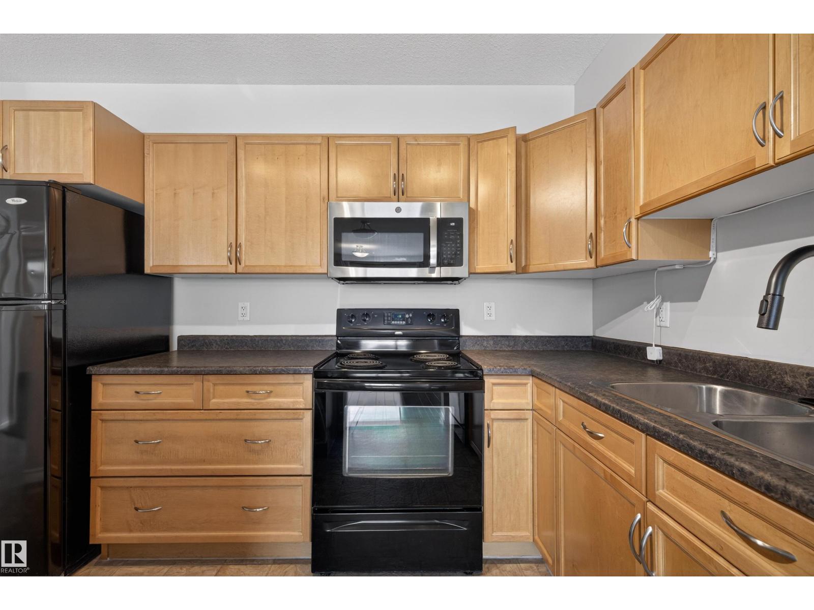 #102 1589 GLASTONBURY BV NW