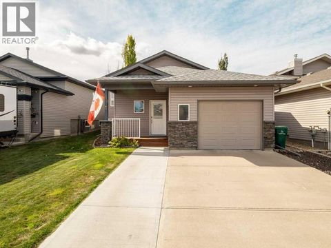 48 Aberdeen Road W Lethbridge AB T1J4Z1