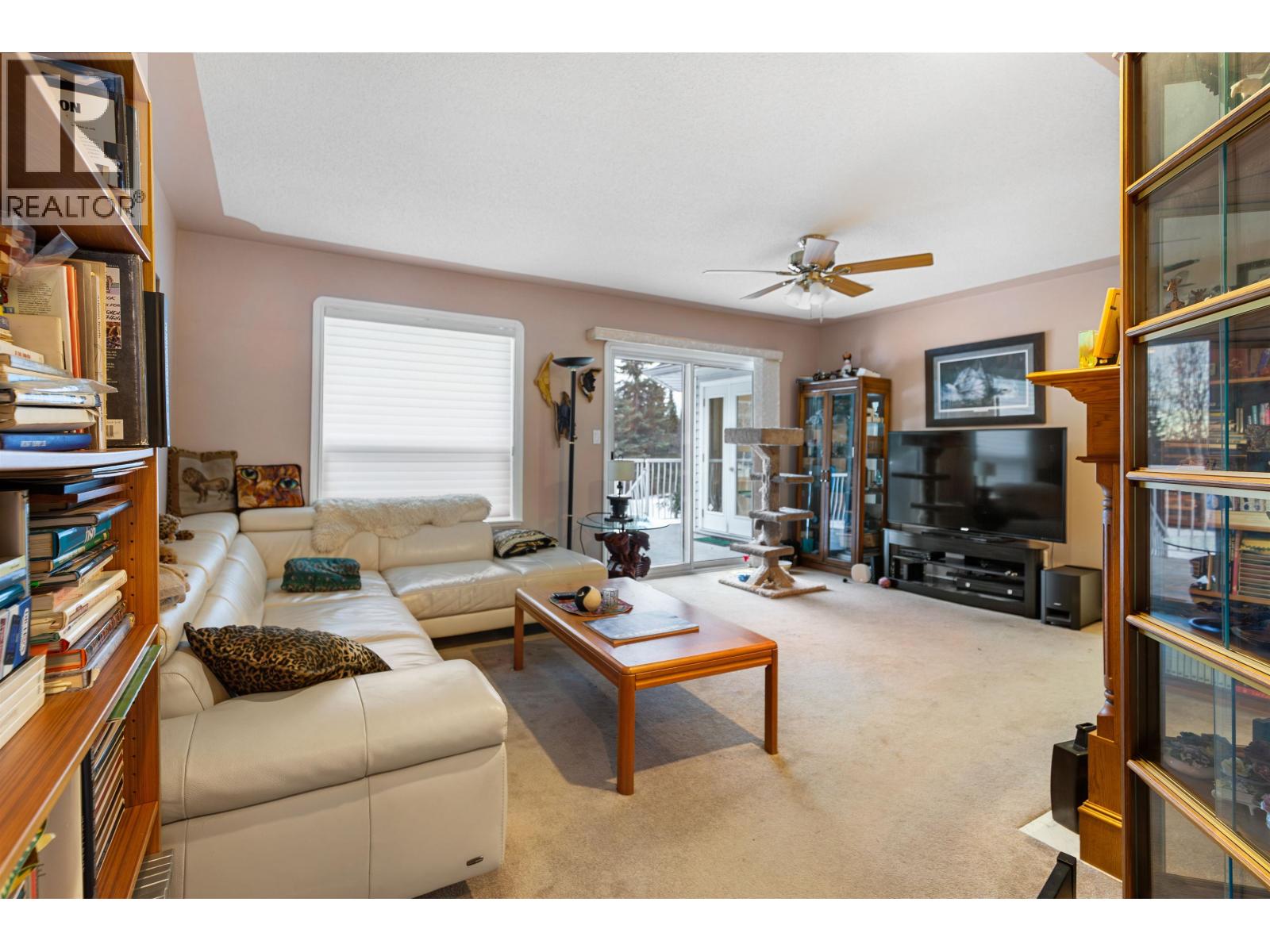 6843 VALLEYVIEW DRIVE