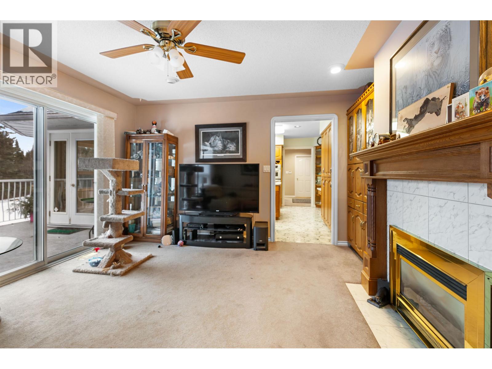 6843 VALLEYVIEW DRIVE