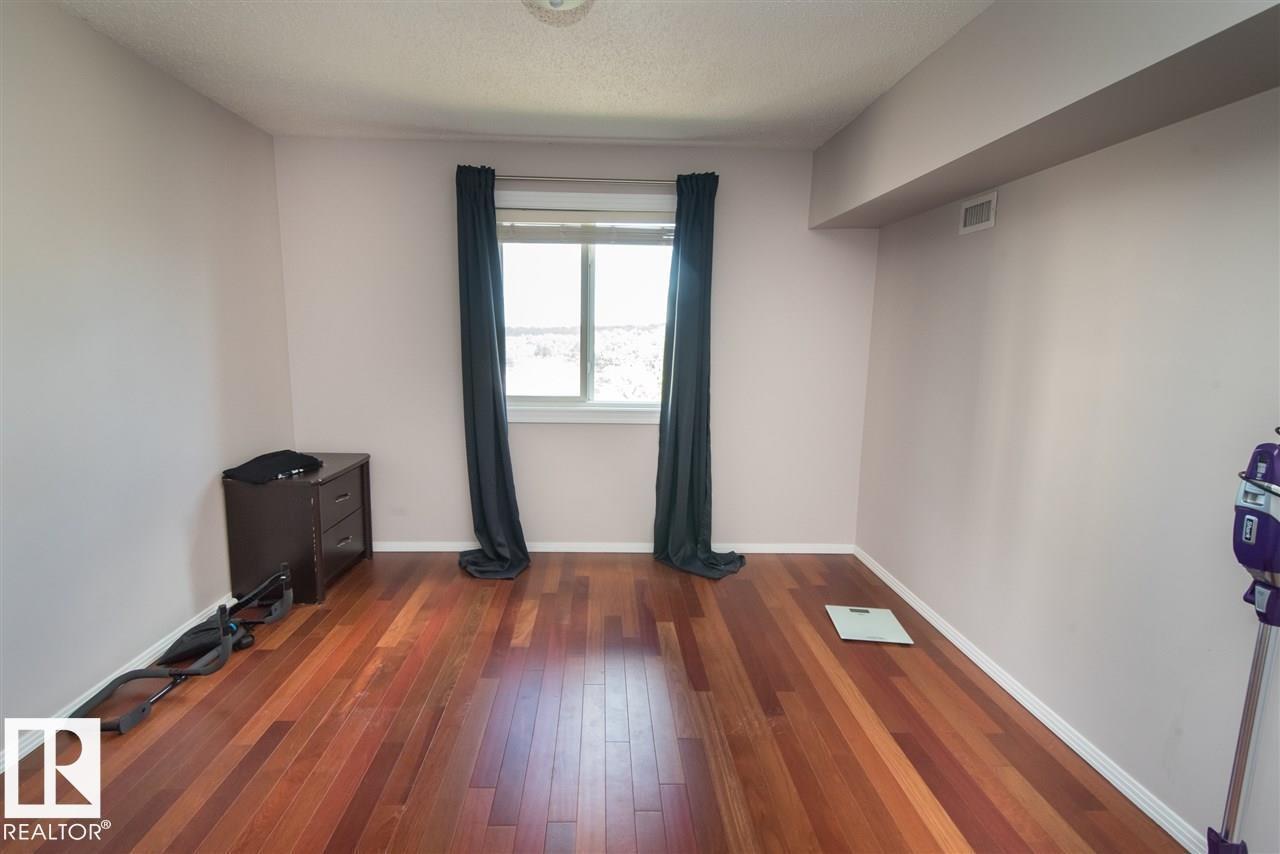#211 9640 105 ST NW