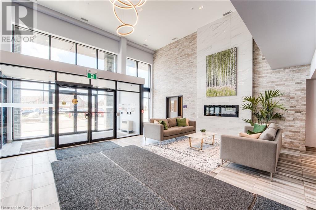 35 KINGSBURY Square Unit# 327