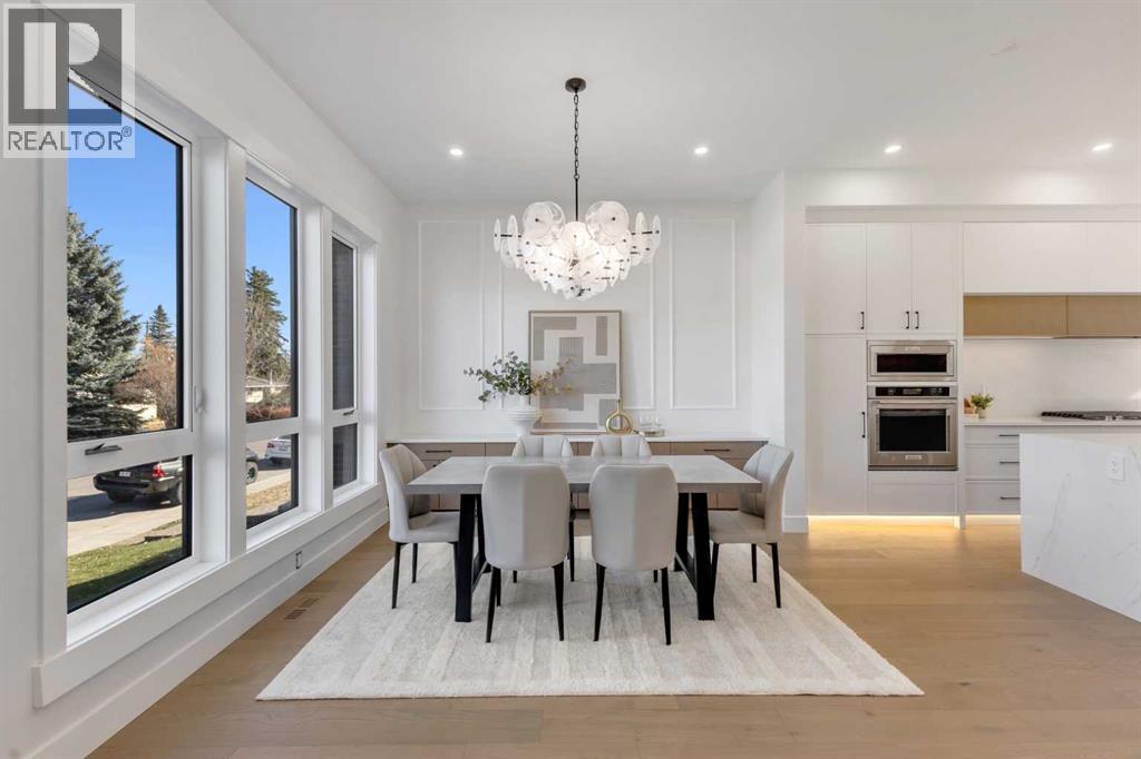 2715 Cochrane Road NW
