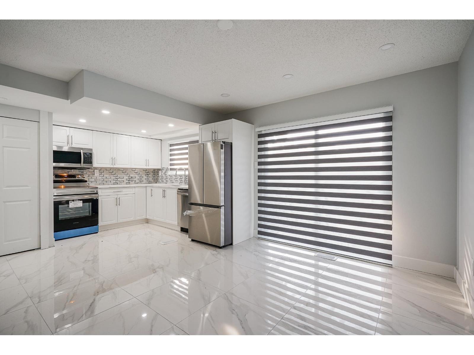 32382-32384 BRANT AVENUE