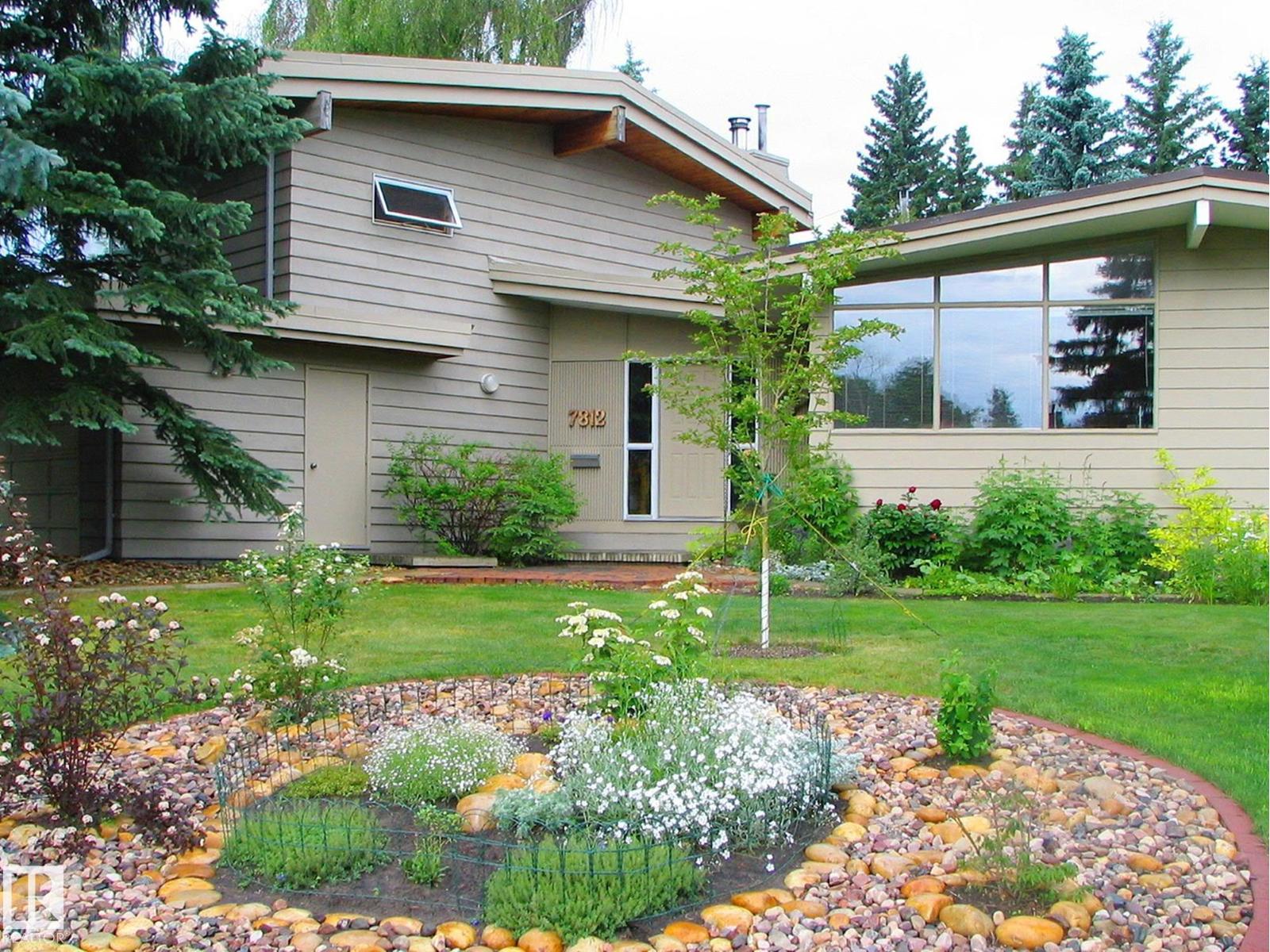 7812 143 ST NW