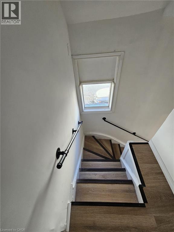 524 SIMCOE Street