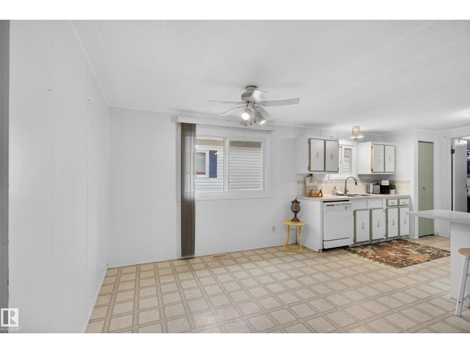 21 Willowdale DR SE
