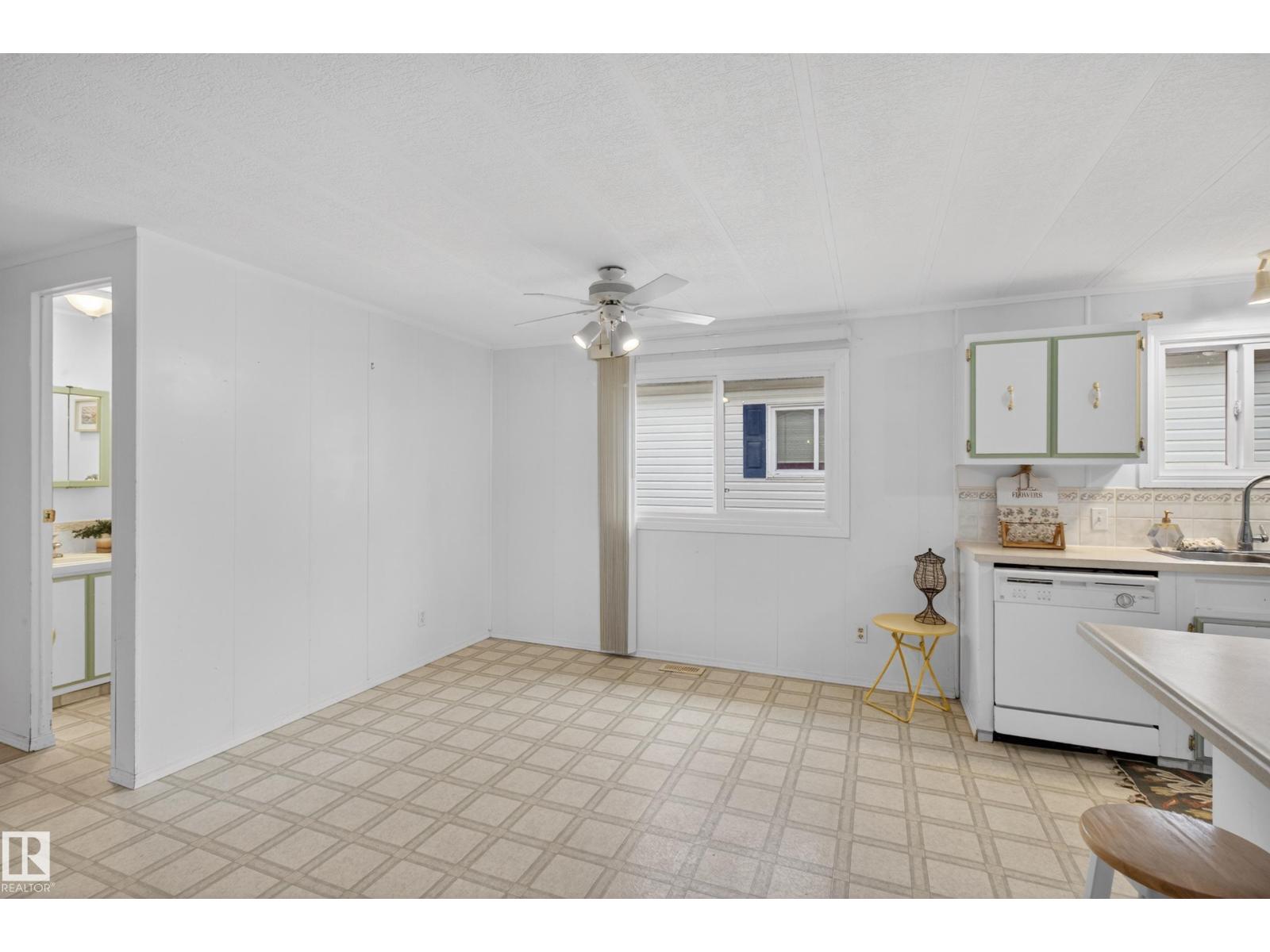 21 Willowdale DR SE