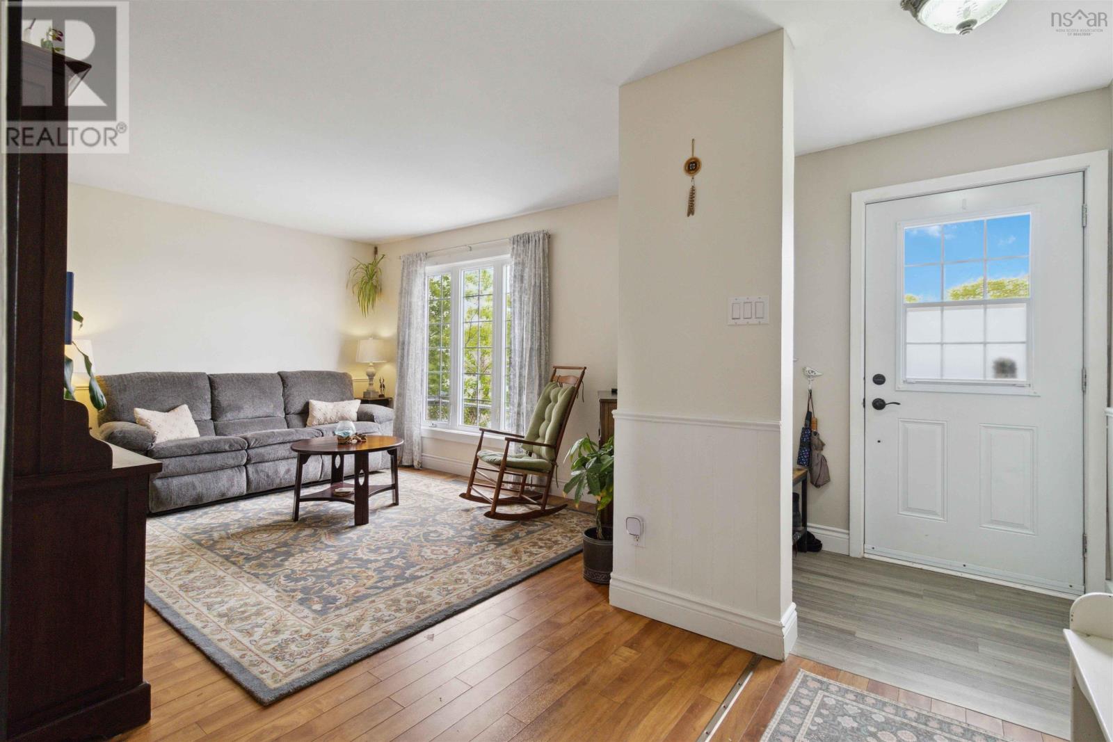 264 Flying Cloud Drive