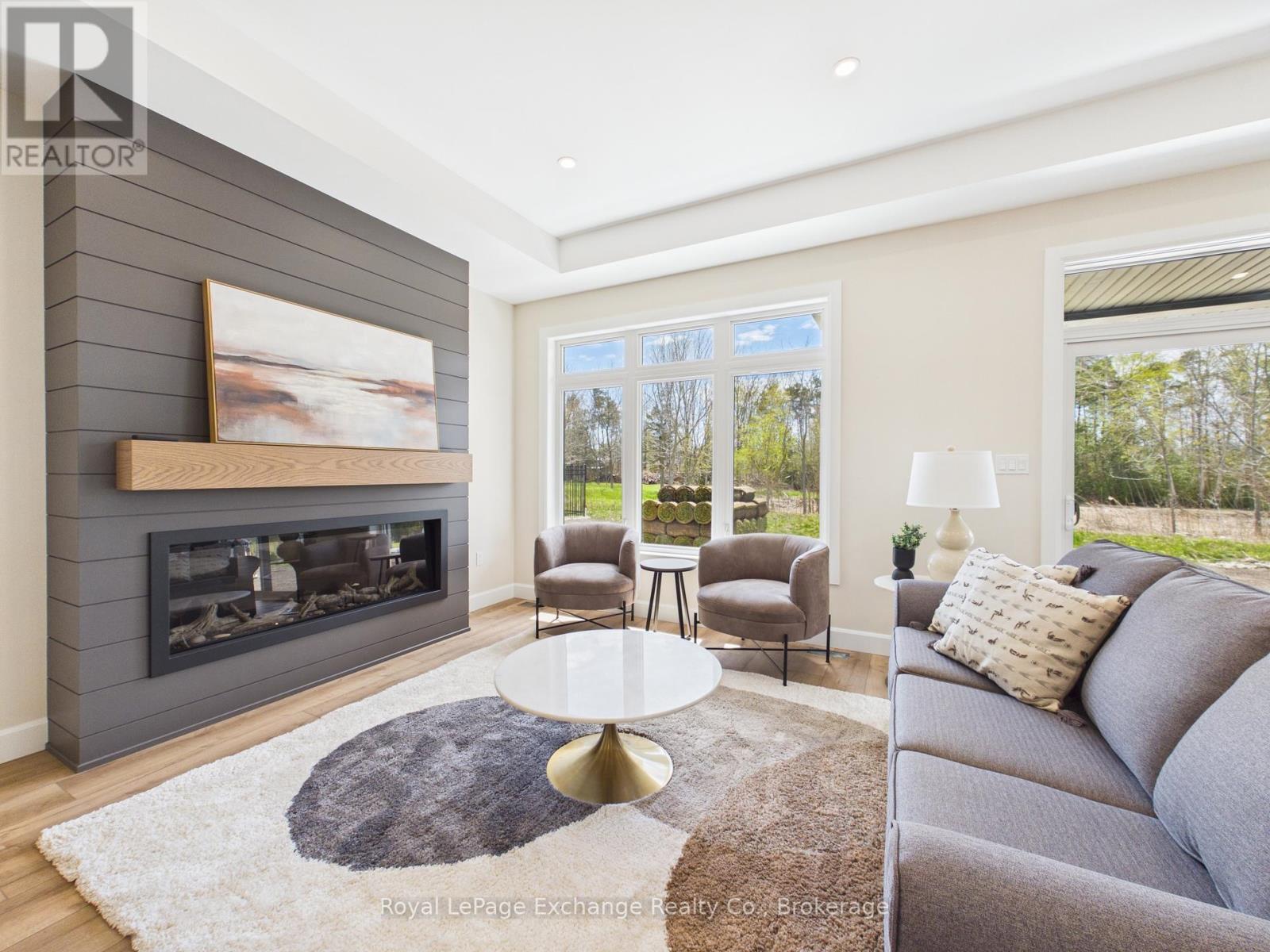 39 MERCEDES CRESCENT