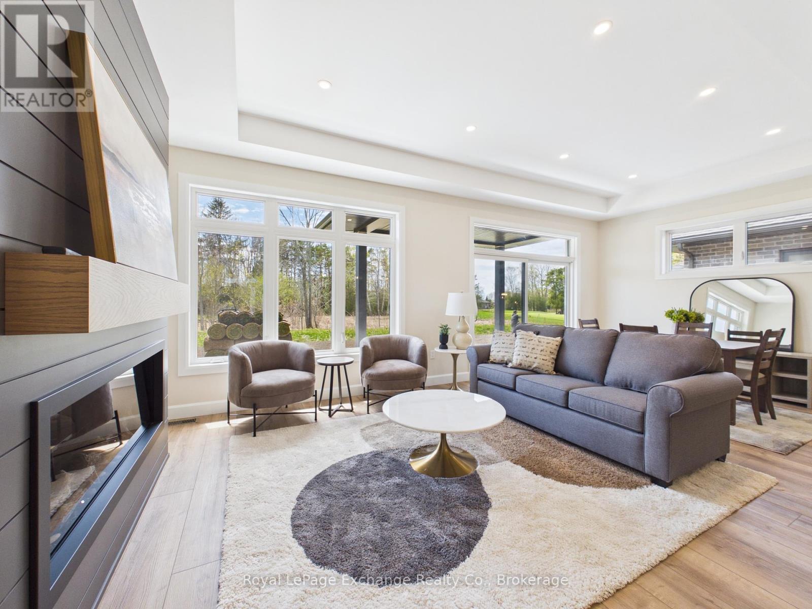 39 MERCEDES CRESCENT