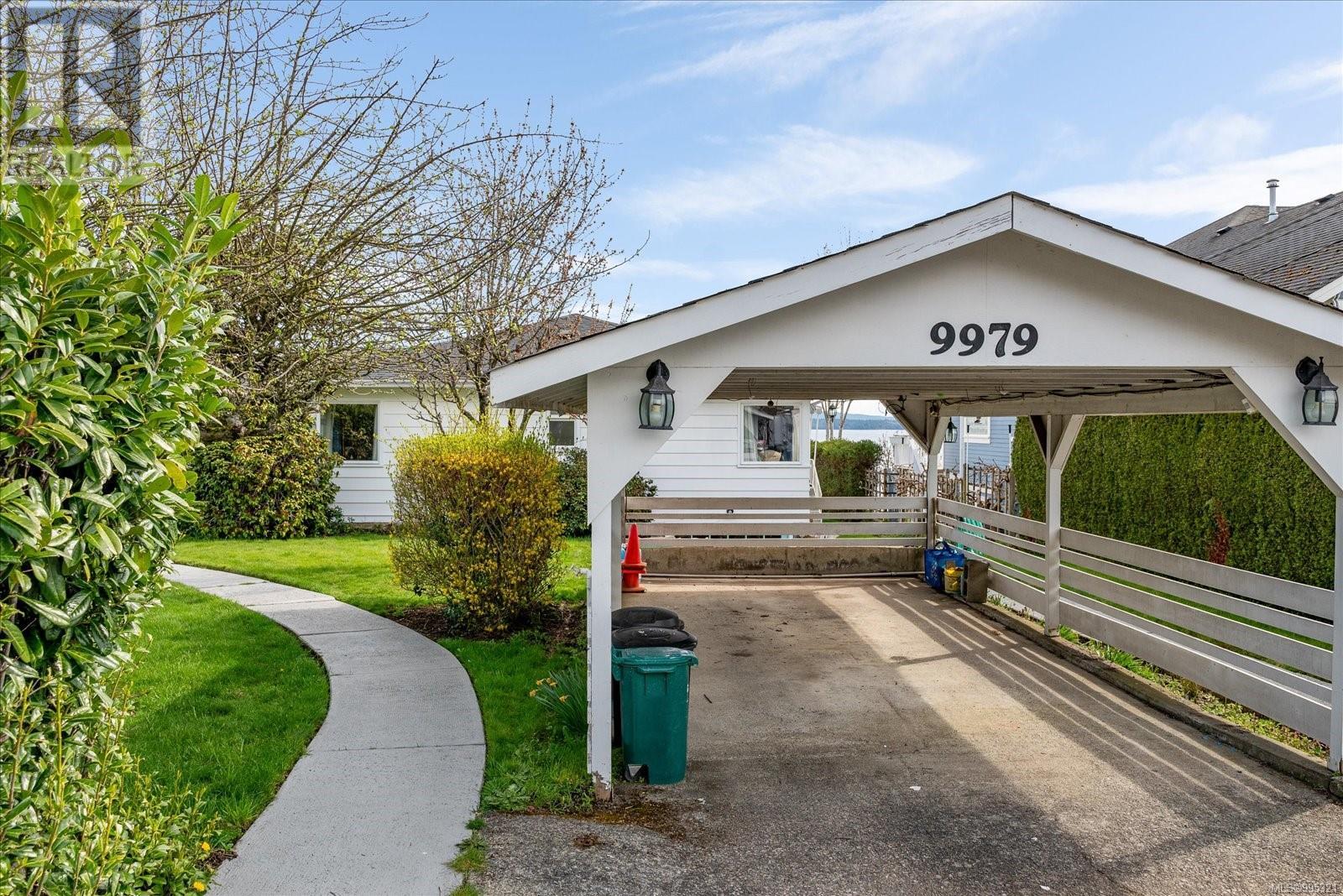 9979 Beach Dr