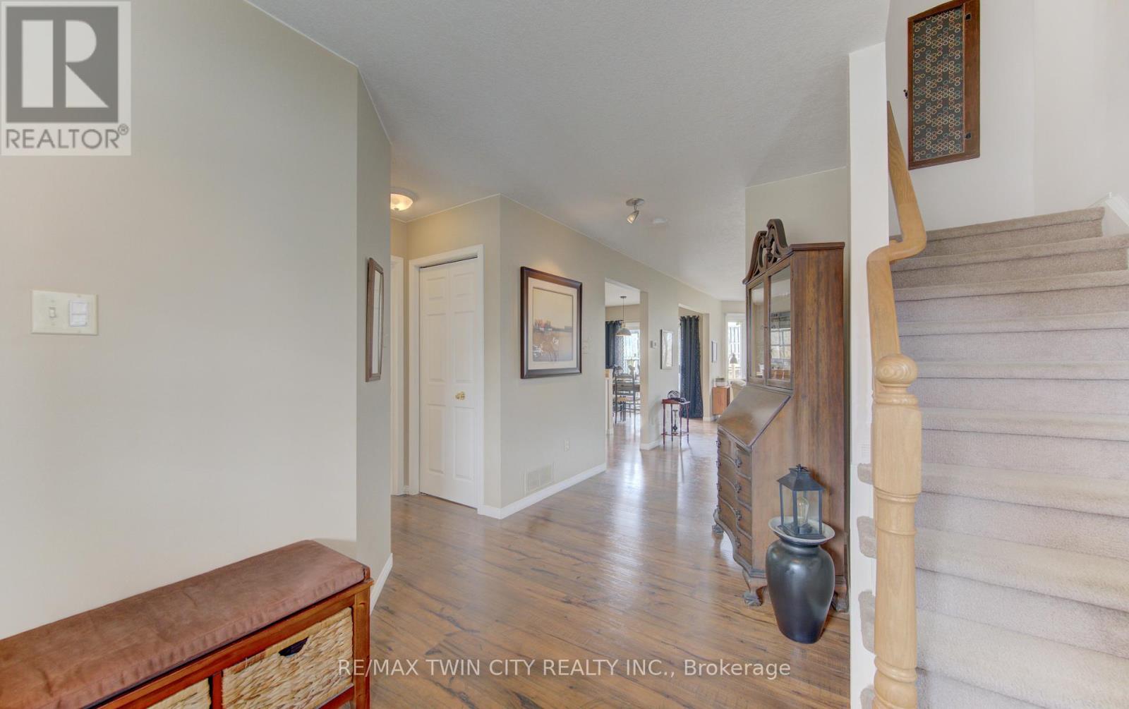 161 WINDFLOWER DRIVE S