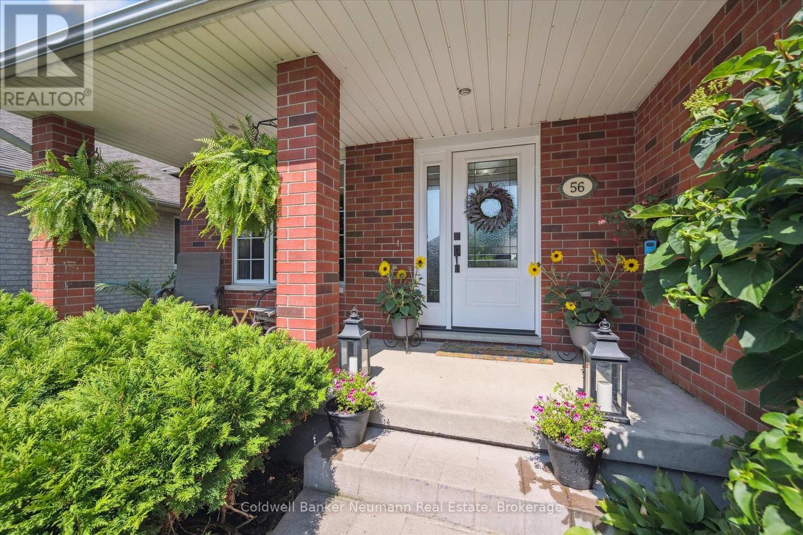56 HAYWARD CRESCENT