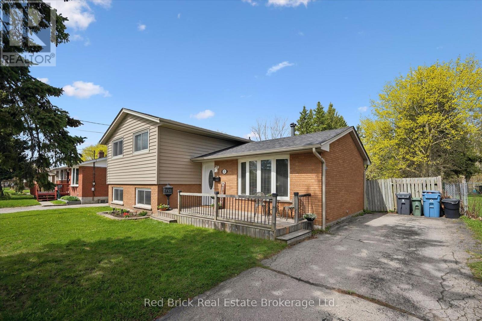 25 HASTINGS BOULEVARD