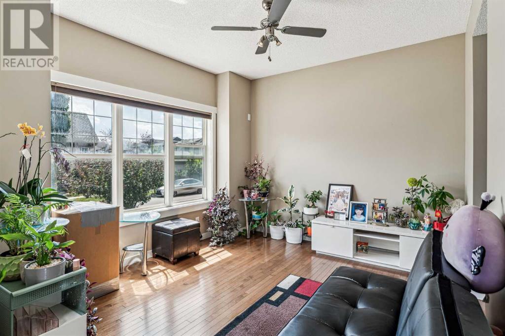 109 Elgin Meadows Manor SE