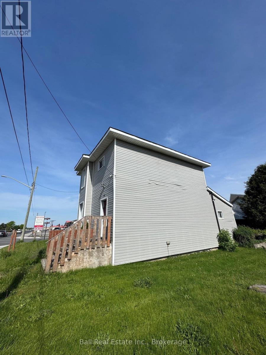 14 OTTAWA STREET W