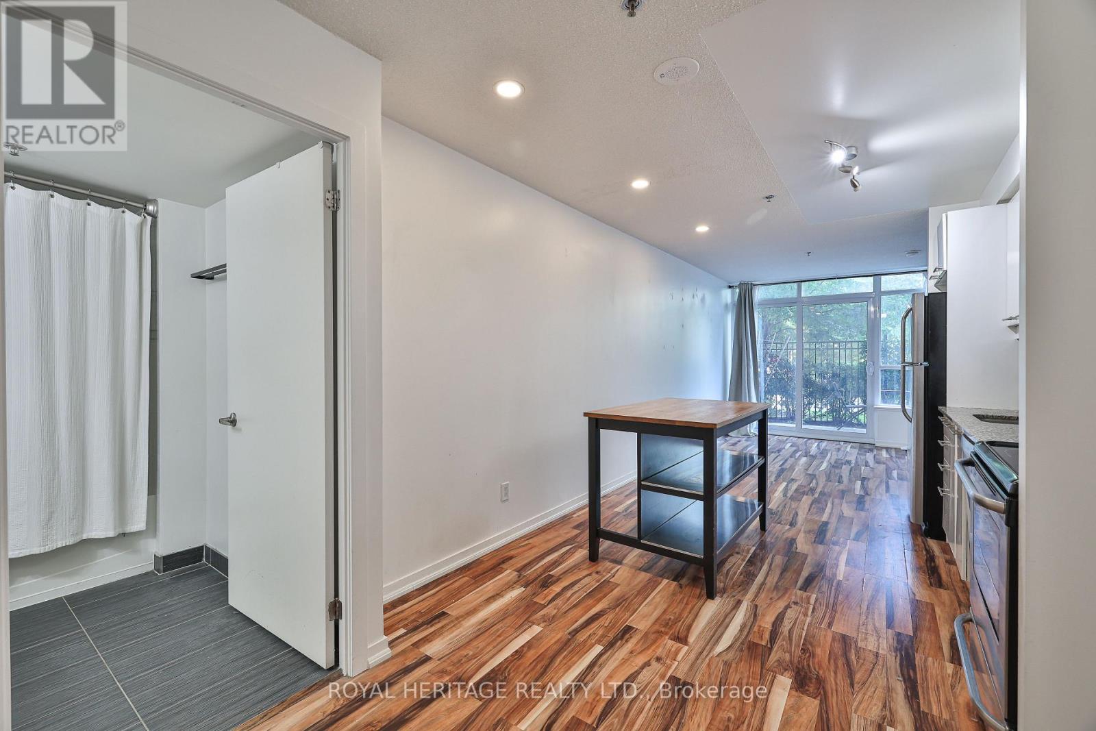 104 - 38 JOE SHUSTER WAY