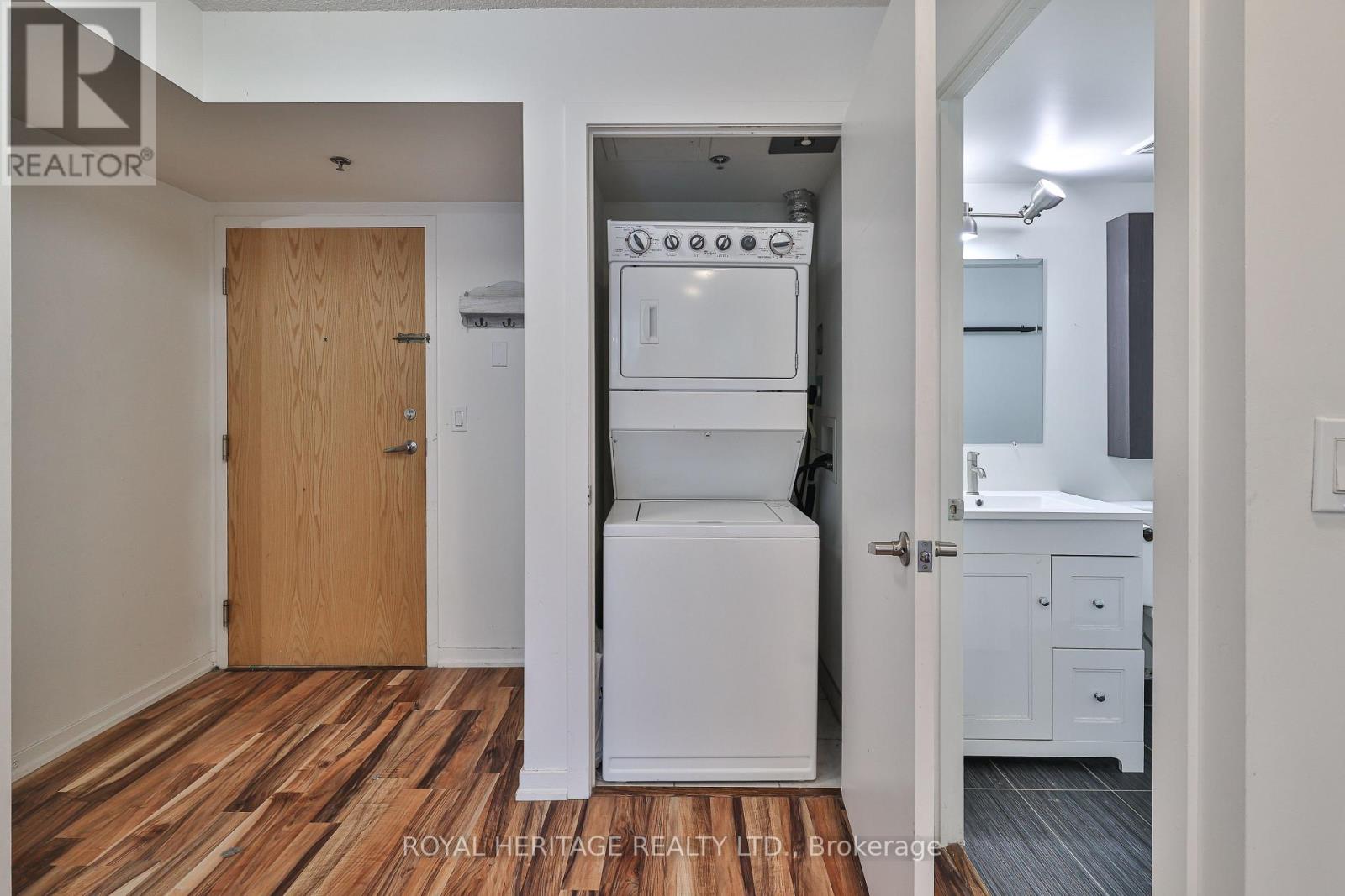 104 - 38 JOE SHUSTER WAY