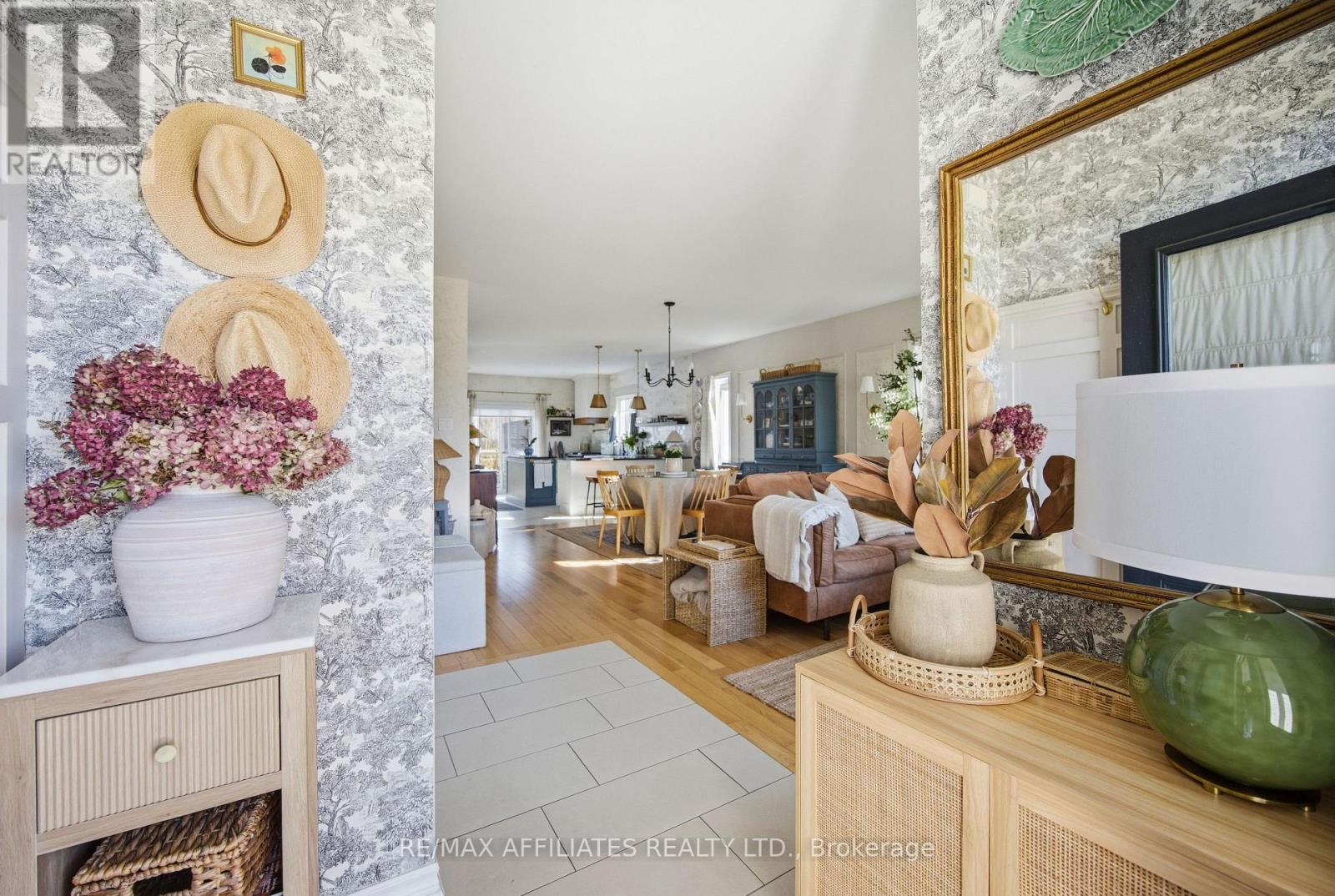 19 SENATORS GATE DRIVE