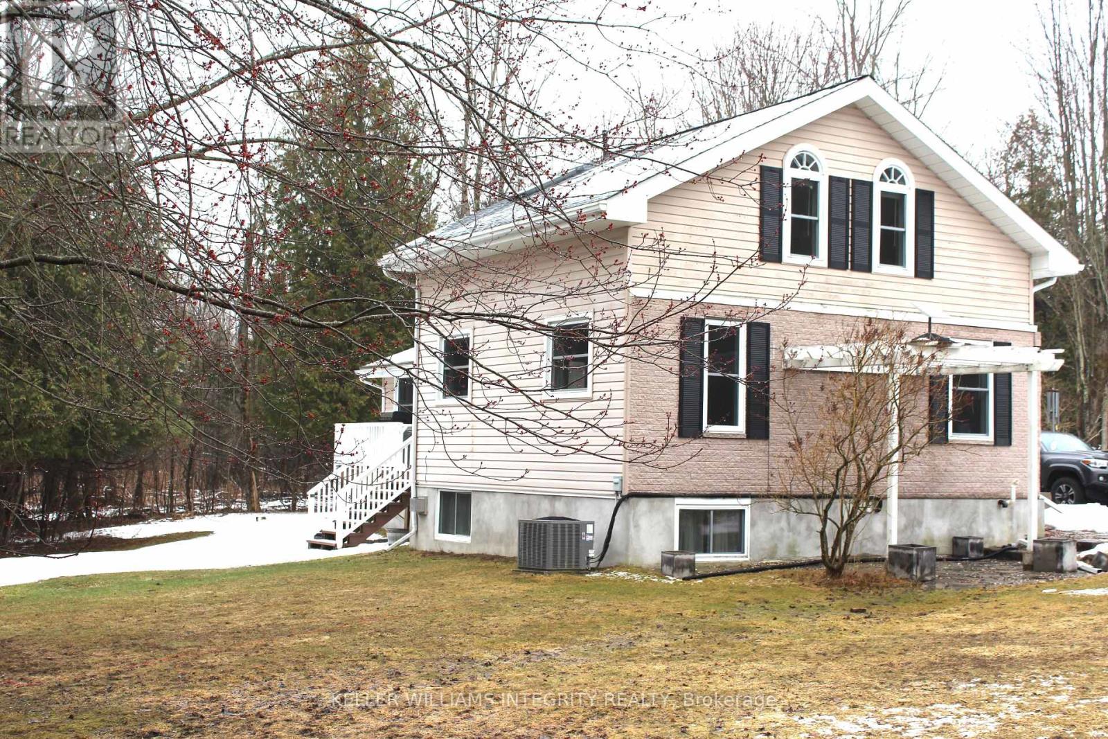 1048 UPPER PERTH ROAD